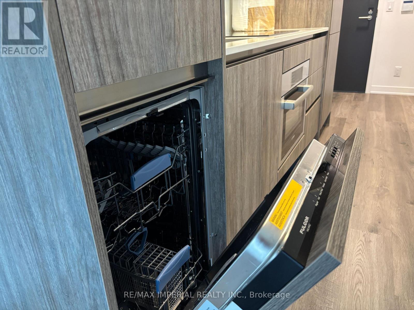 1815 - 180 Front Street E, Toronto, Ontario  M5A 0A9 - Photo 9 - C12933356