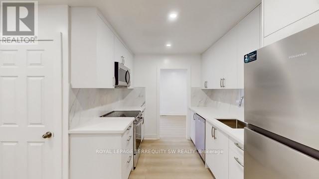 Main - 19 Hawthorne Road, Toronto, Ontario  M9R 1N9 - Photo 14 - W12933354