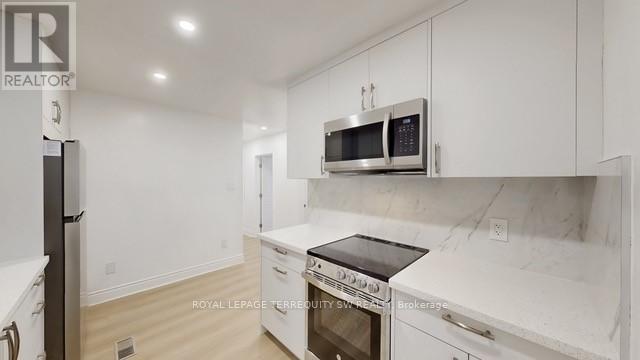 Main - 19 Hawthorne Road, Toronto, Ontario  M9R 1N9 - Photo 17 - W12933354