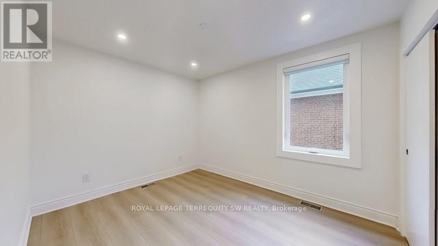 Main - 19 Hawthorne Road, Toronto, Ontario  M9R 1N9 - Photo 18 - W12933354