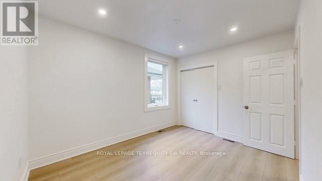 Main - 19 Hawthorne Road, Toronto, Ontario  M9R 1N9 - Photo 21 - W12933354