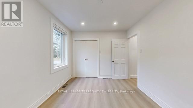 Main - 19 Hawthorne Road, Toronto, Ontario  M9R 1N9 - Photo 22 - W12933354