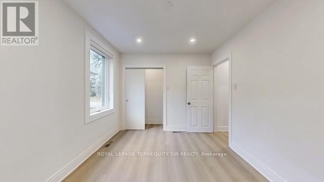 Main - 19 Hawthorne Road, Toronto, Ontario  M9R 1N9 - Photo 23 - W12933354