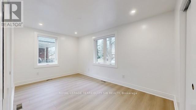 Main - 19 Hawthorne Road, Toronto, Ontario  M9R 1N9 - Photo 27 - W12933354