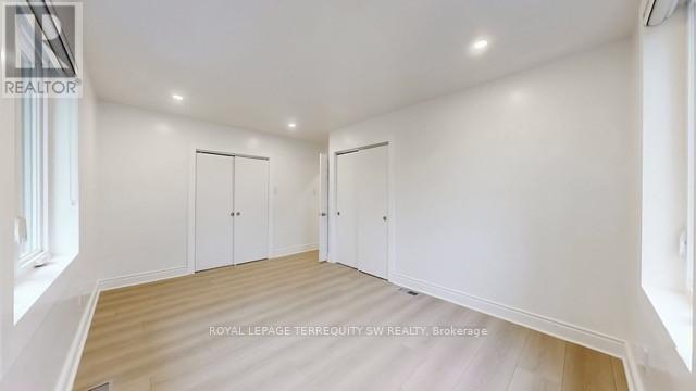 Main - 19 Hawthorne Road, Toronto, Ontario  M9R 1N9 - Photo 33 - W12933354