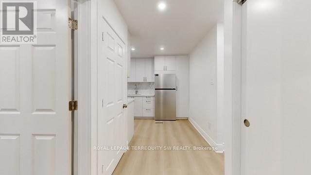 Main - 19 Hawthorne Road, Toronto, Ontario  M9R 1N9 - Photo 41 - W12933354