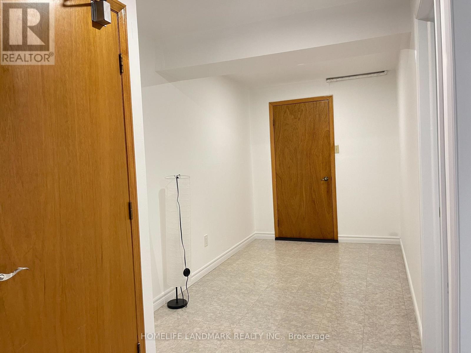 Lower & Main - 353 Darlington Court, Hamilton, Ontario  L9C 6Z2 - Photo 11 - X12933348