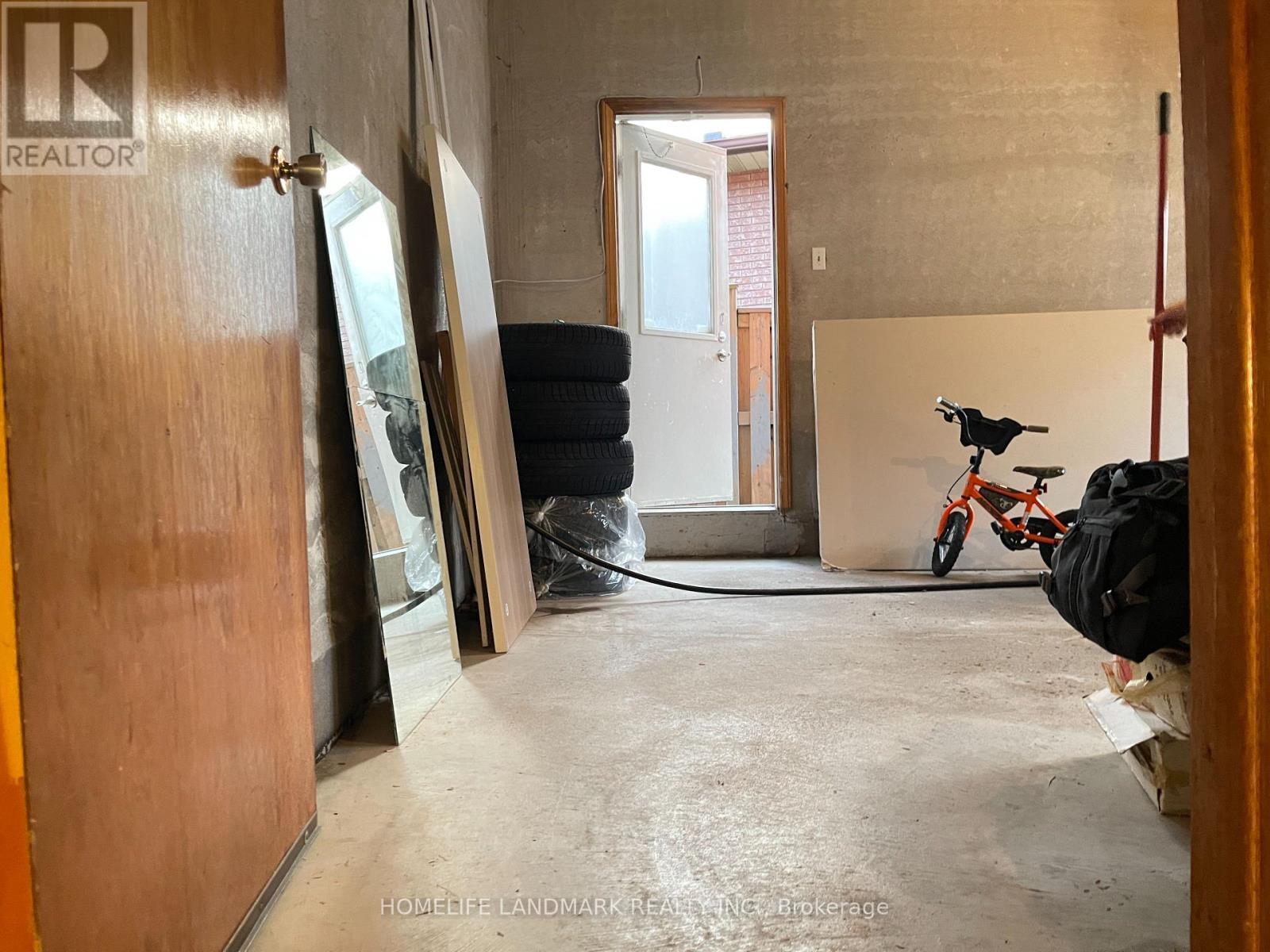 Lower & Main - 353 Darlington Court, Hamilton, Ontario  L9C 6Z2 - Photo 6 - X12933348