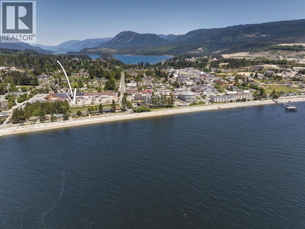 5759 Teredo Street, Sechelt, British Columbia  V0N 3A0 - Photo 5 - C8077283