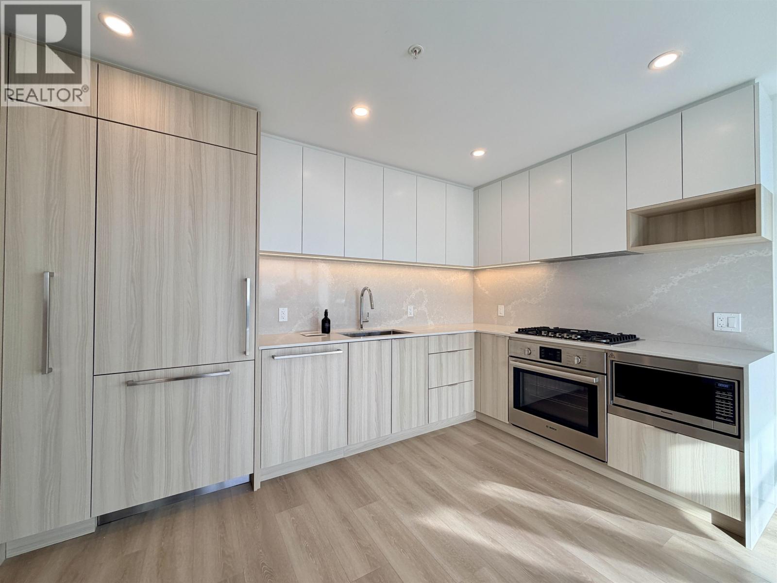 6075 Wilson Avenue, Burnaby, British Columbia  V5H 2R5 - Photo 2 - R3104360