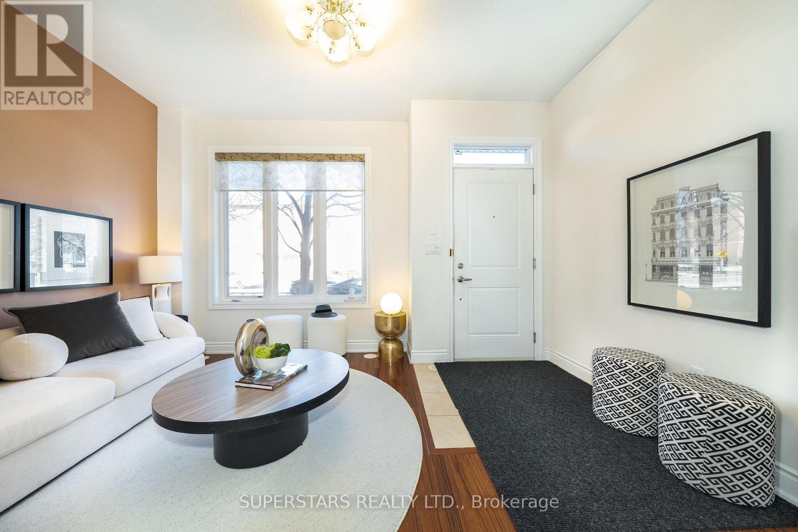 261 South Park Road, Markham, Ontario  L3T 0B6 - Photo 4 - N12864700