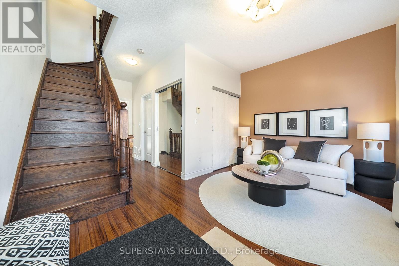 261 South Park Road, Markham, Ontario  L3T 0B6 - Photo 5 - N12864700