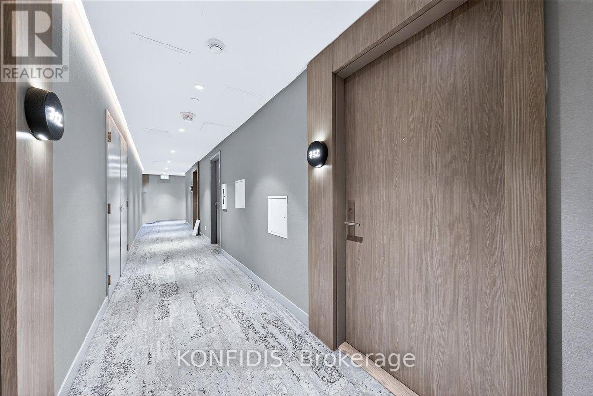 732 - 161 Roehampton Avenue, Toronto, Ontario  M4P 0C8 - Photo 2 - C12933362