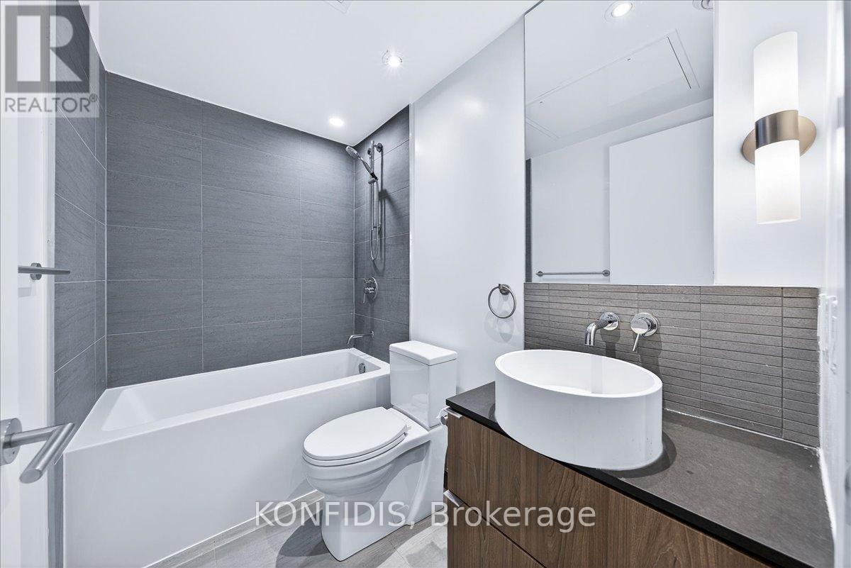 732 - 161 Roehampton Avenue, Toronto, Ontario  M4P 0C8 - Photo 4 - C12933362