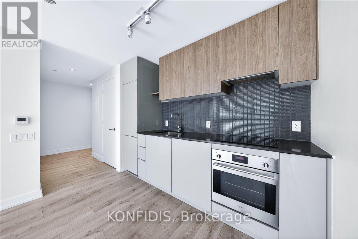 732 - 161 Roehampton Avenue, Toronto, Ontario  M4P 0C8 - Photo 7 - C12933362