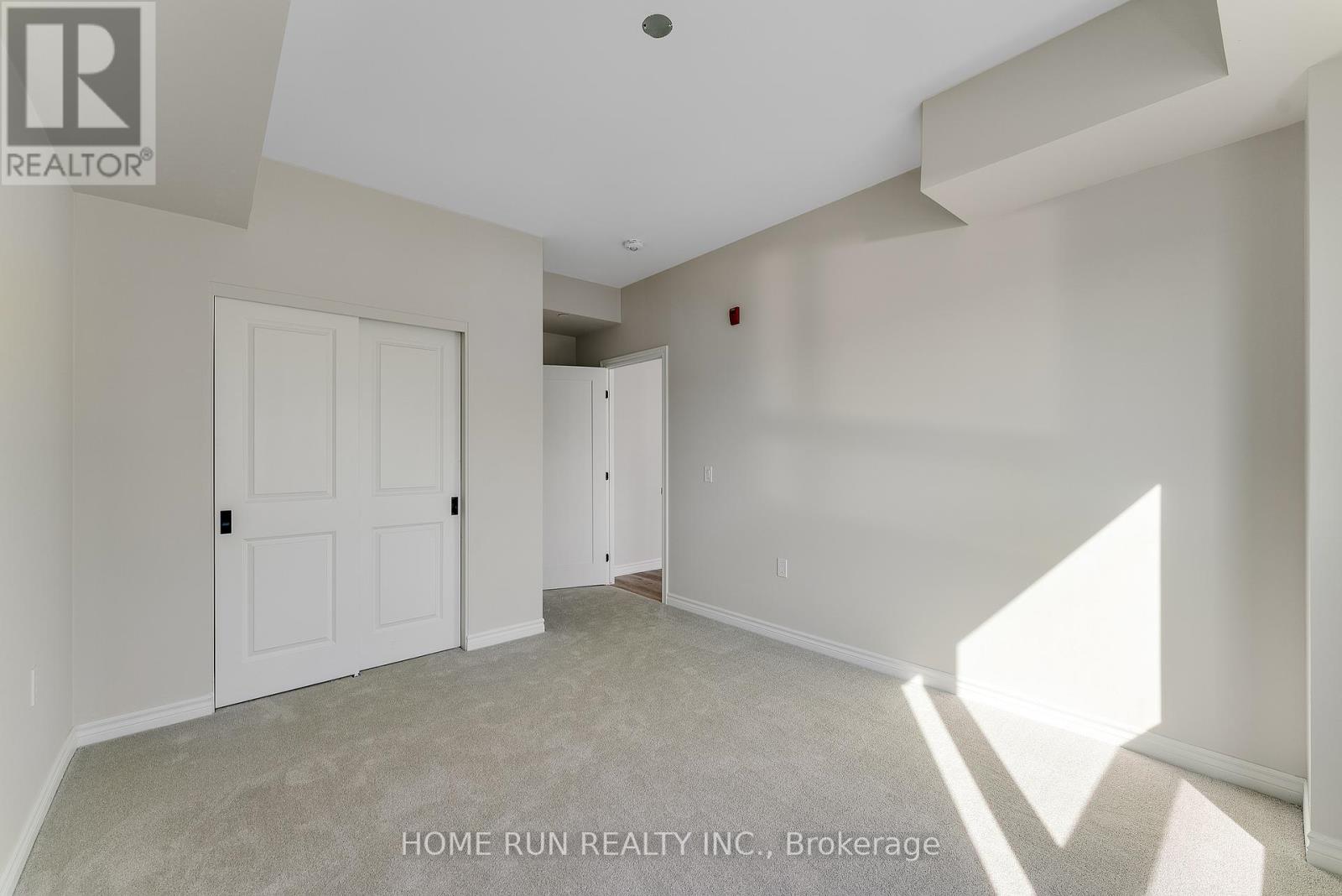 302 - 397 Codds Road, Ottawa, Ontario  K1K 5C7 - Photo 17 - X12933390