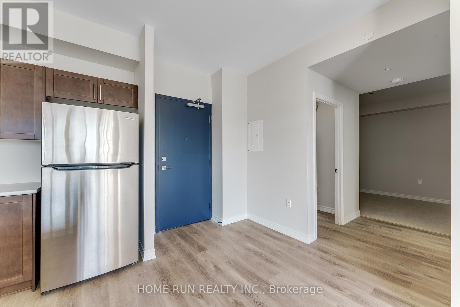 302 - 397 Codds Road, Ottawa, Ontario  K1K 5C7 - Photo 5 - X12933390