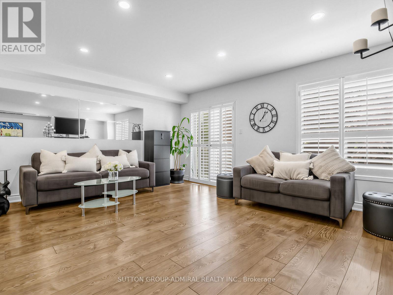 38 Elderbrook Crescent, Vaughan, Ontario  L4K 5M5 - Photo 15 - N12933394