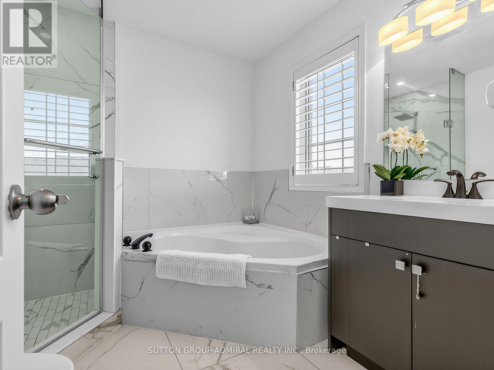 38 Elderbrook Crescent, Vaughan, Ontario  L4K 5M5 - Photo 21 - N12933394