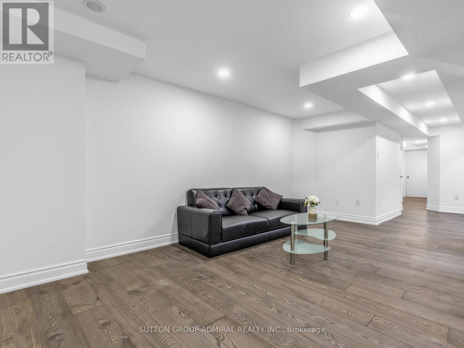 38 Elderbrook Crescent, Vaughan, Ontario  L4K 5M5 - Photo 29 - N12933394