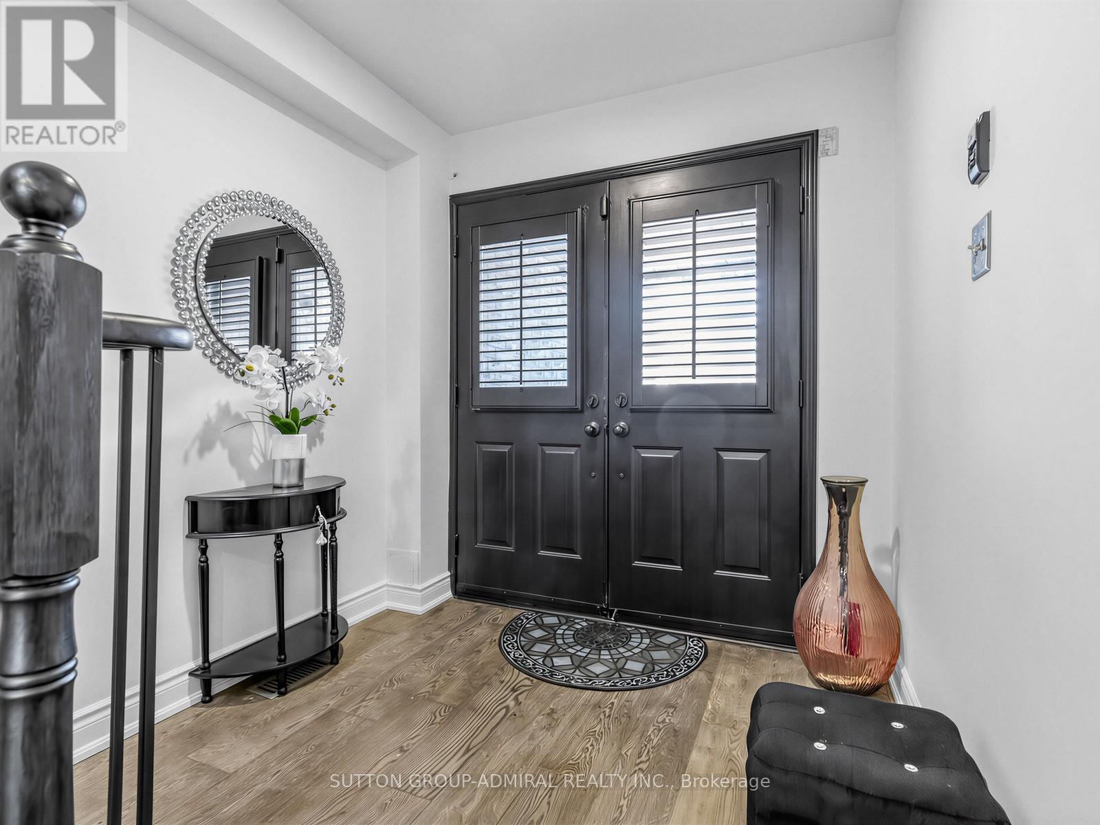 38 Elderbrook Crescent, Vaughan, Ontario  L4K 5M5 - Photo 3 - N12933394