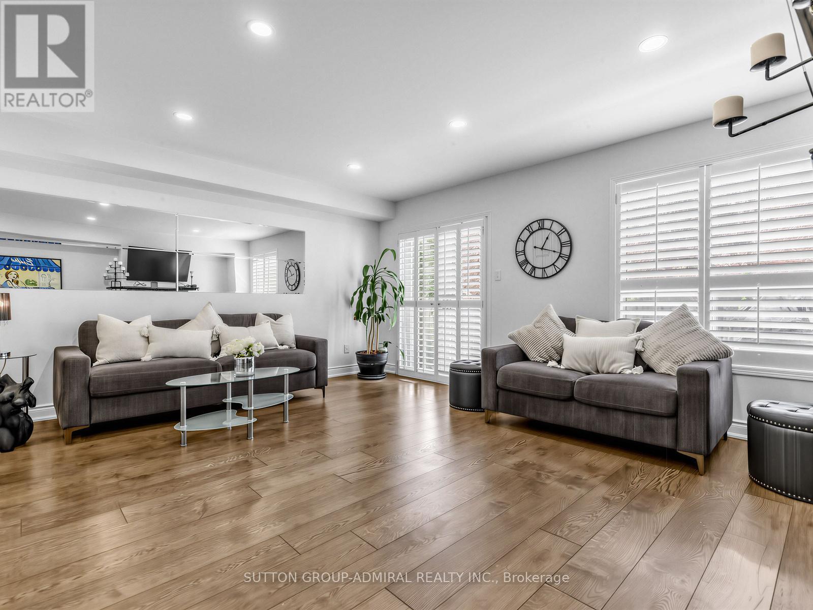 38 Elderbrook Crescent, Vaughan, Ontario  L4K 5M5 - Photo 7 - N12933394