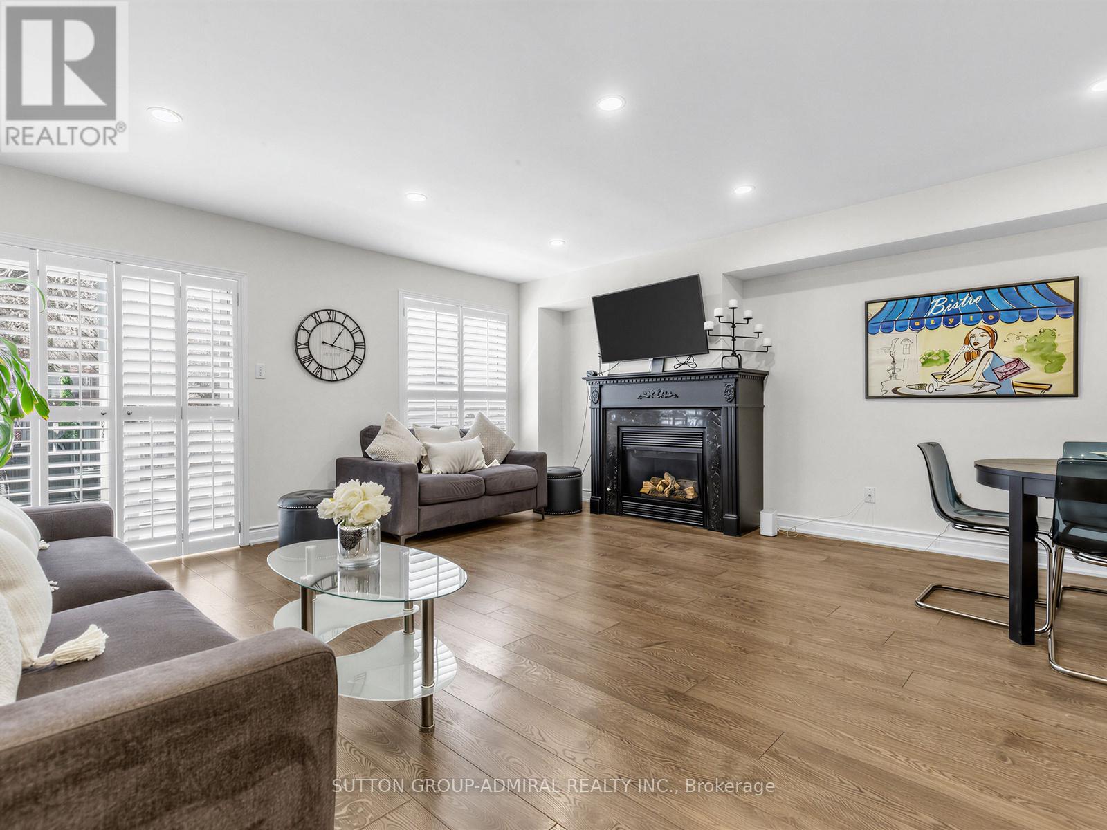 38 Elderbrook Crescent, Vaughan, Ontario  L4K 5M5 - Photo 8 - N12933394