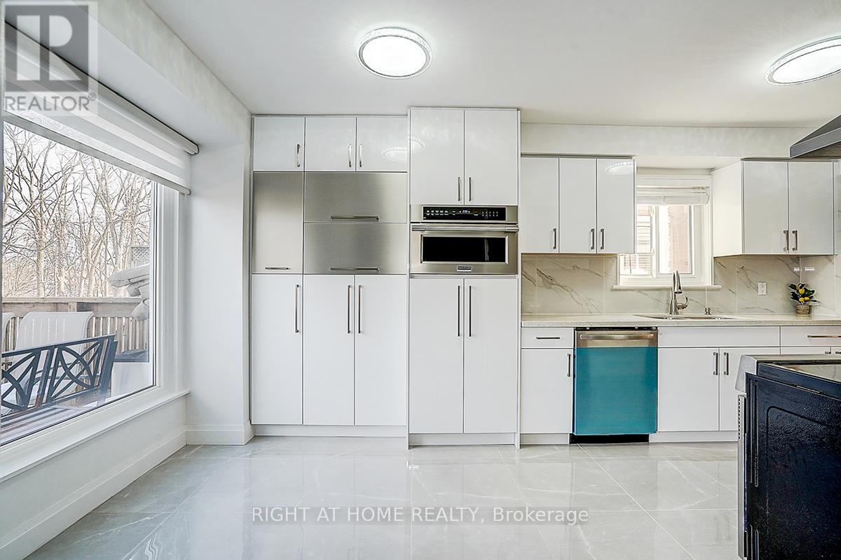 32 Macauley Drive, Markham, Ontario L3T 5S4 - Photo 13 - N12933406