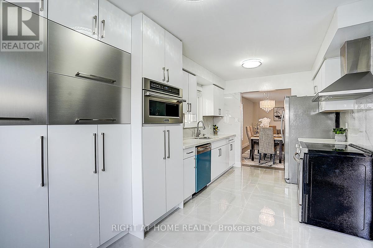 32 Macauley Drive, Markham, Ontario L3T 5S4 - Photo 14 - N12933406