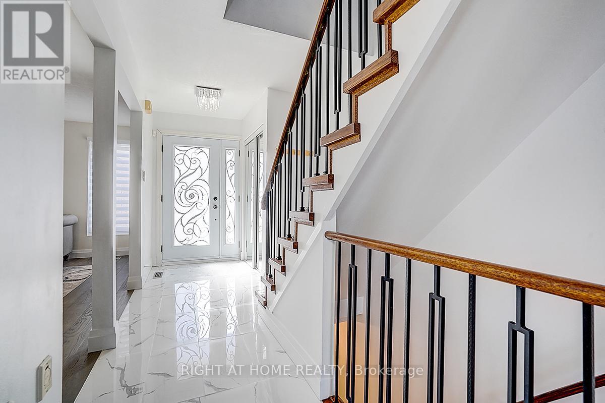 32 Macauley Drive, Markham, Ontario L3T 5S4 - Photo 19 - N12933406