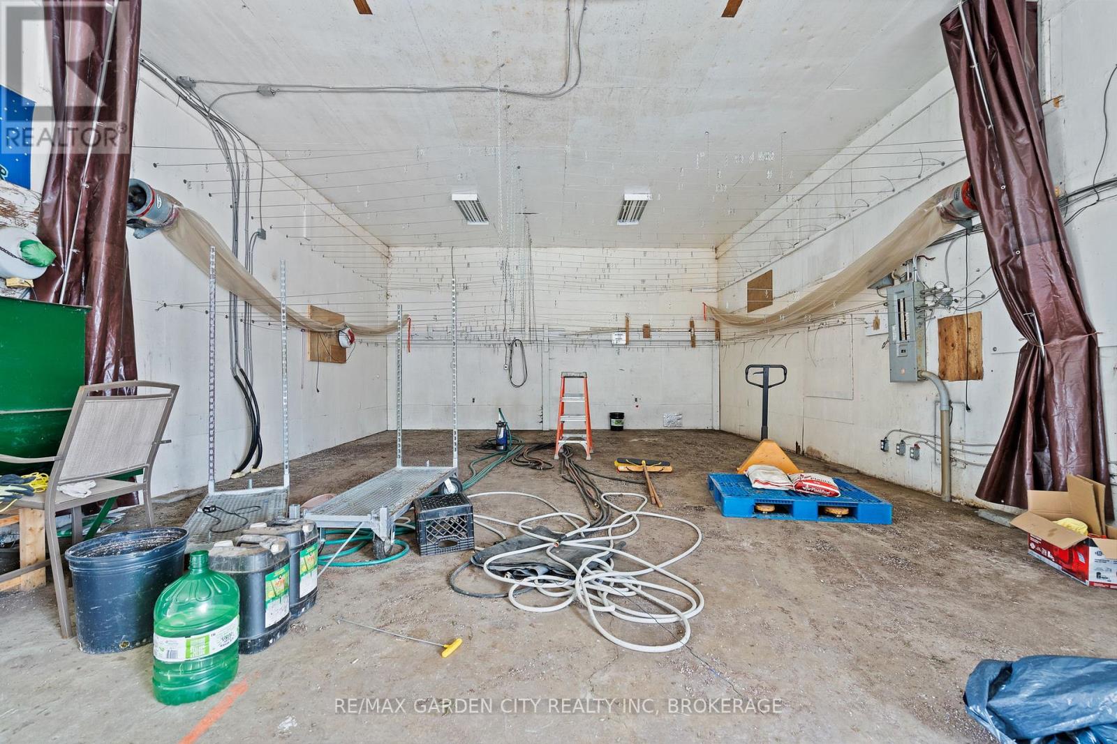 Greenhouse - 53825 Zion Road, Wainfleet, Ontario  L0S 1V0 - Photo 8 - X12933380