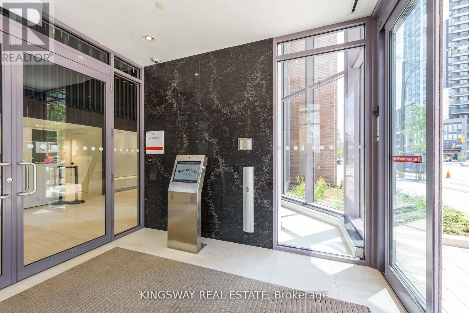 4065 Confederation Parkway, Mississauga, Ontario  L5B 0L4 - Photo 5 - W12933366