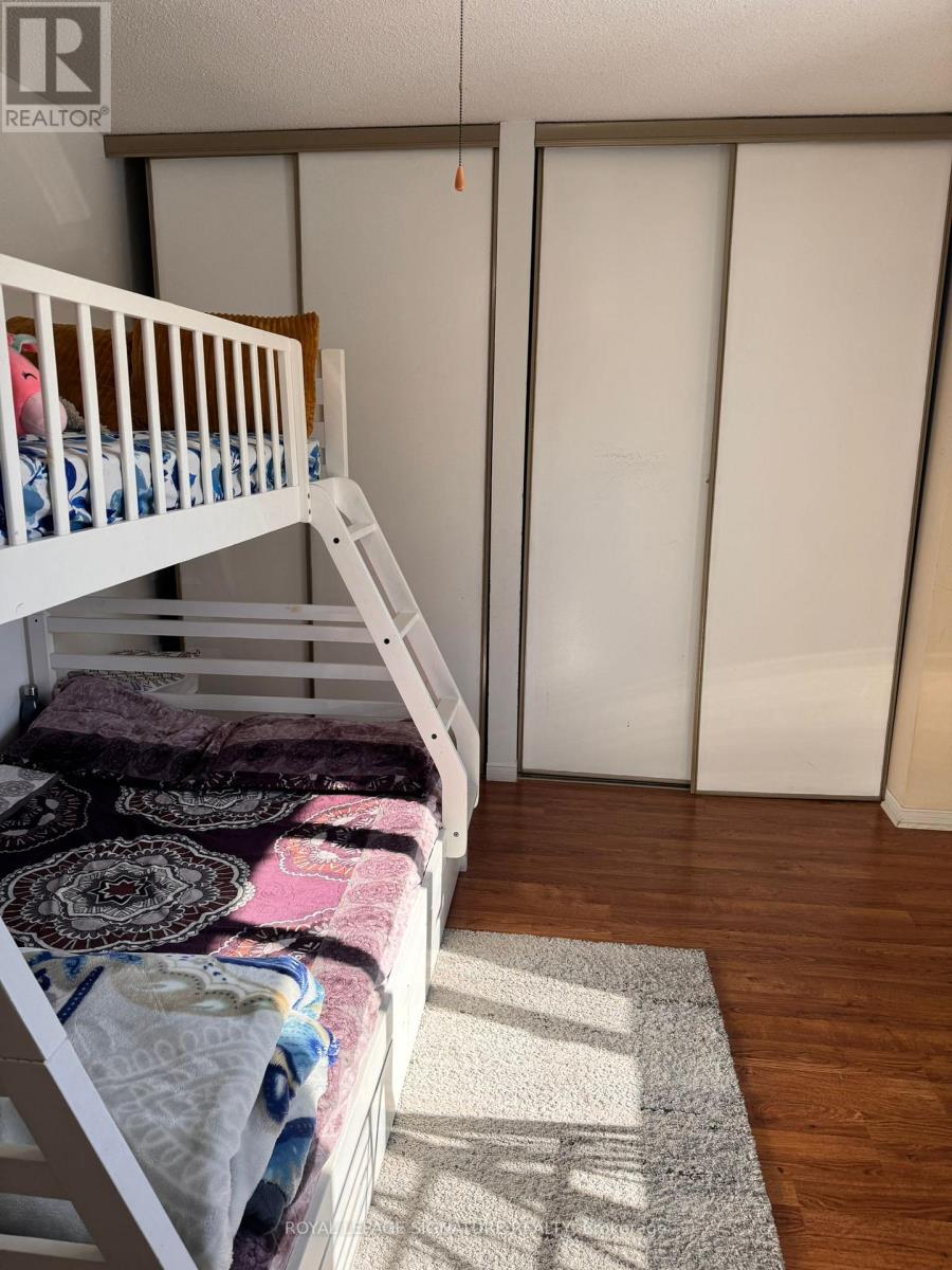 32 - 31 Parkview Drive, Orangeville, Ontario  L9W 4H7 - Photo 9 - W12933368