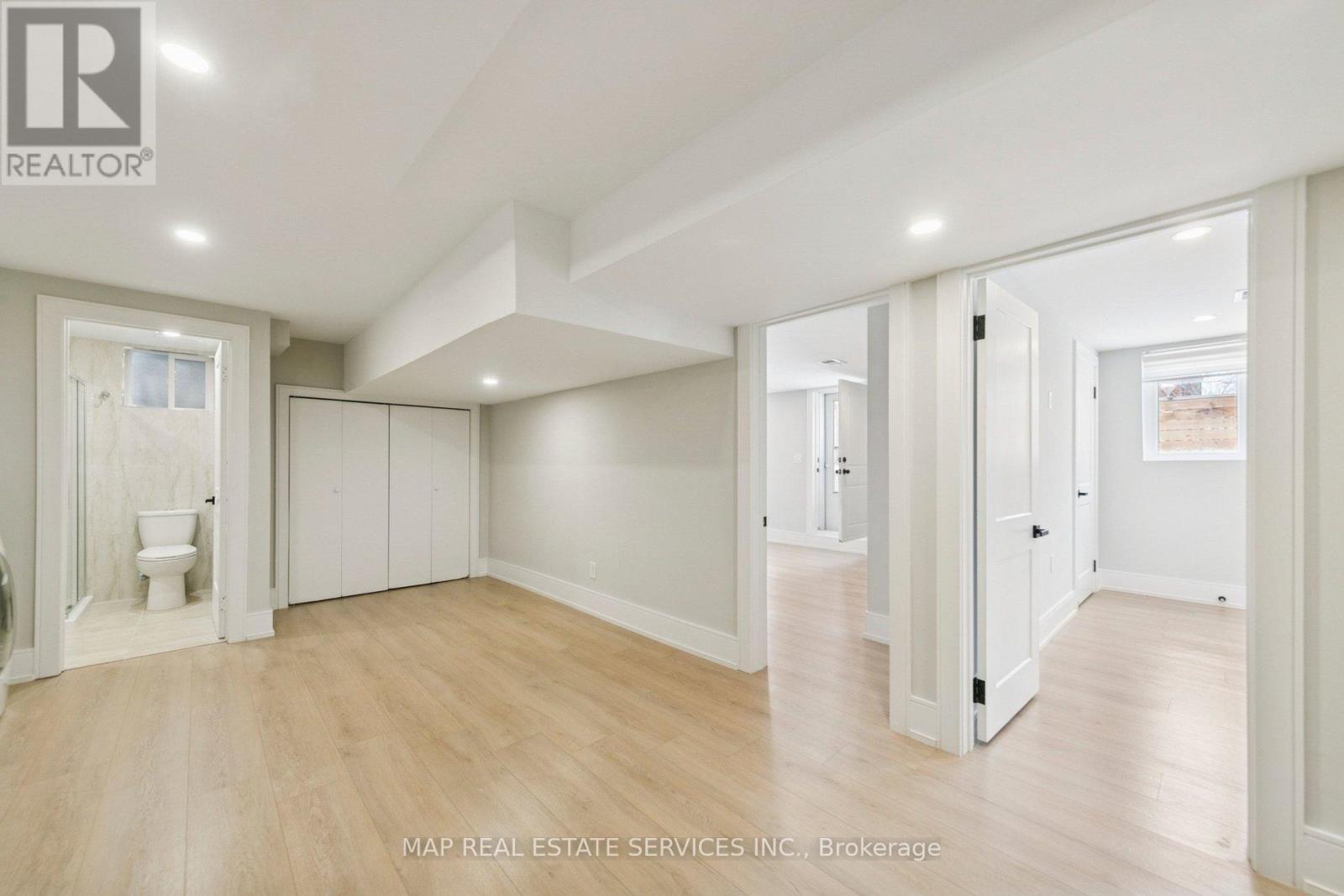 260 Hillside Drive, Mississauga, Ontario  L5M 1G5 - Photo 36 - W12933384