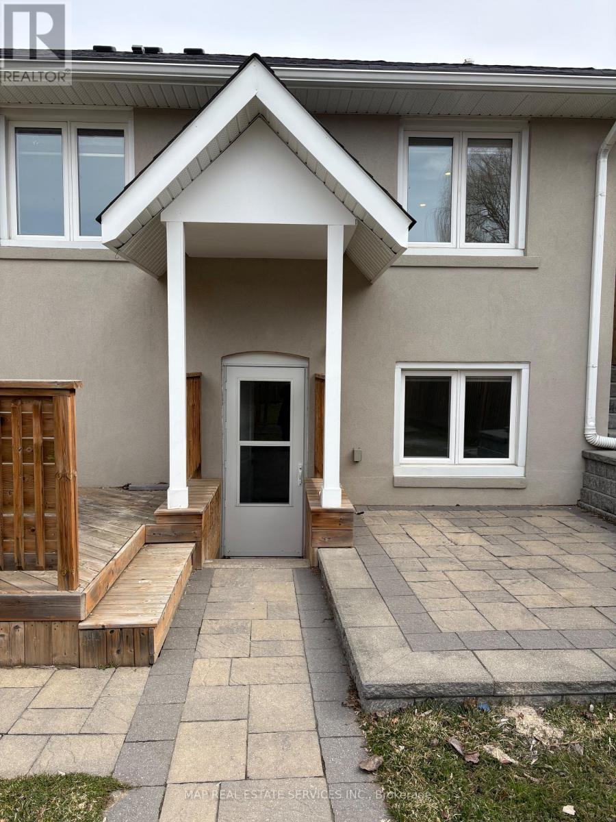 260 Hillside Drive, Mississauga, Ontario  L5M 1G5 - Photo 43 - W12933384