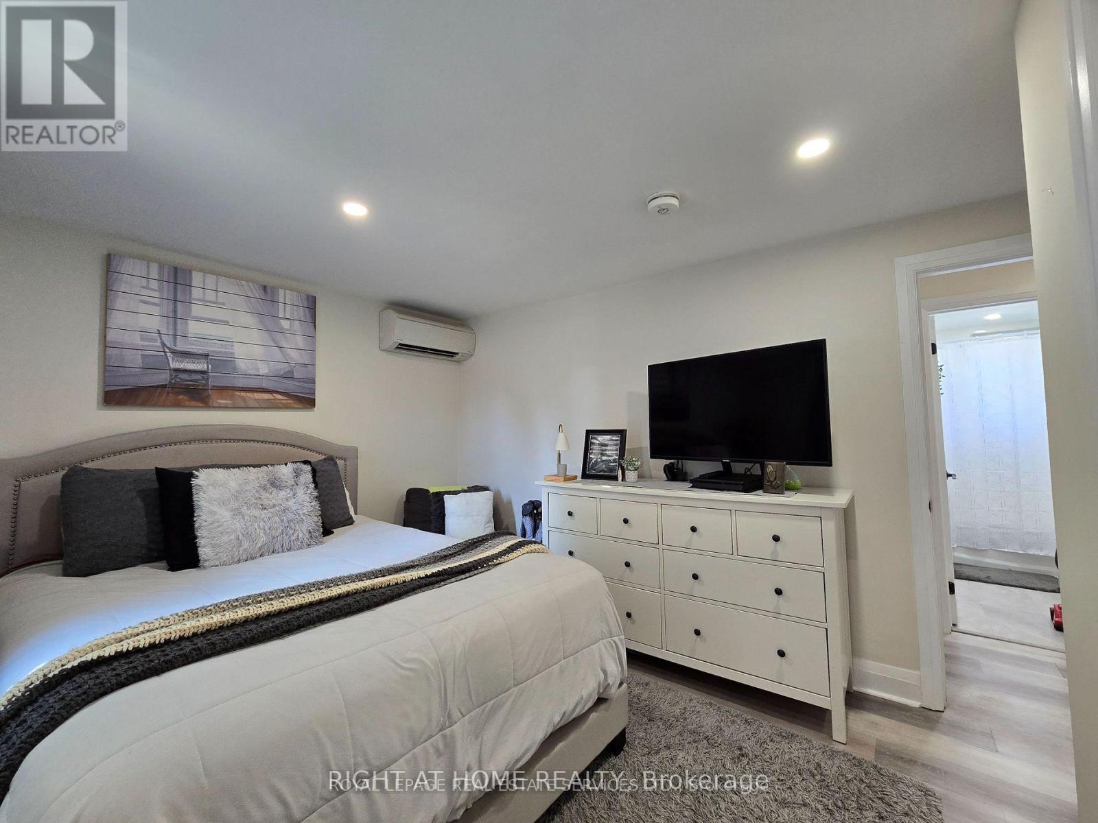 2 - 18 Ewing Street, Halton Hills, Ontario  L7G 2P7 - Photo 14 - W12933388