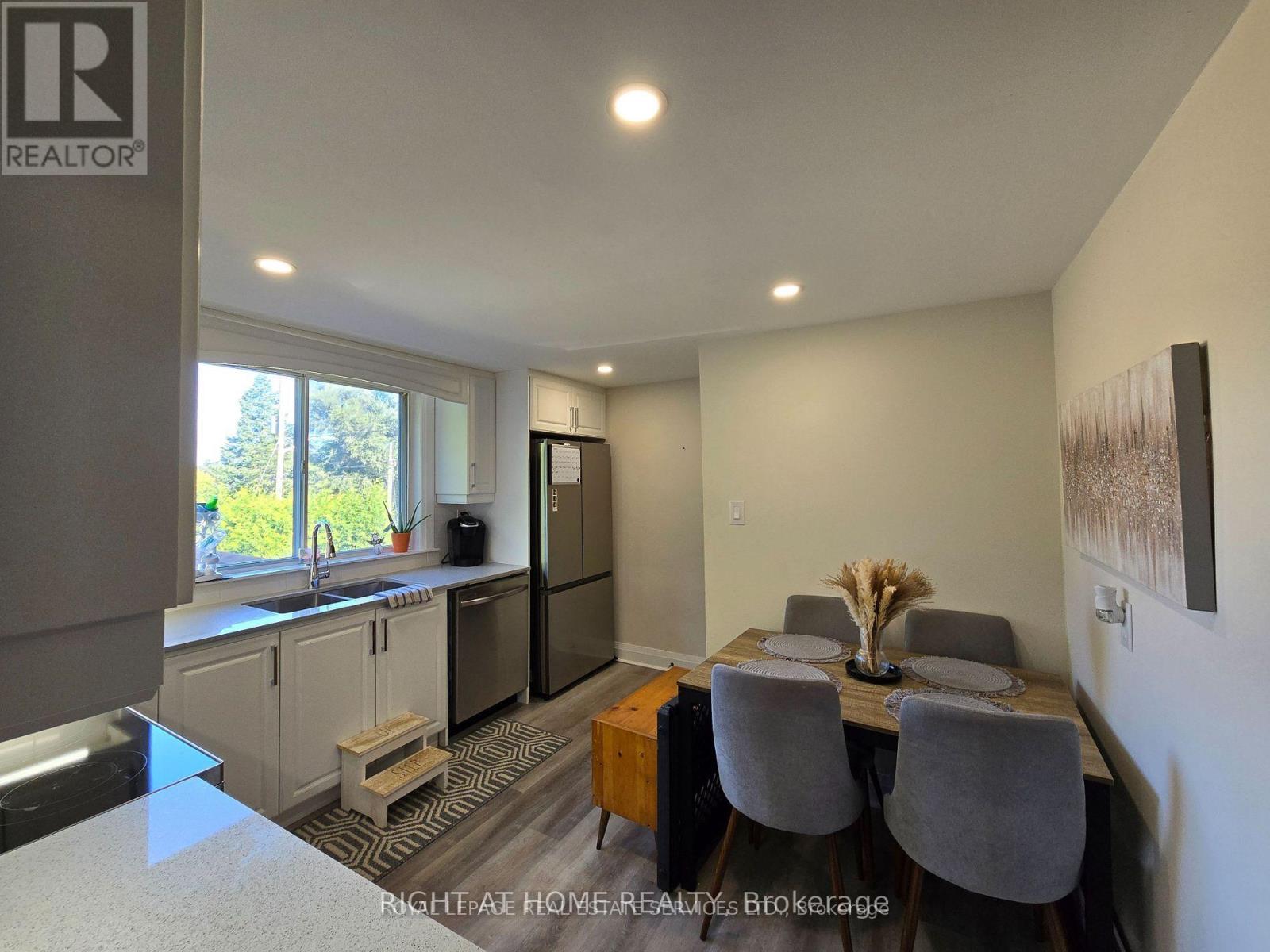 2 - 18 Ewing Street, Halton Hills, Ontario  L7G 2P7 - Photo 6 - W12933388