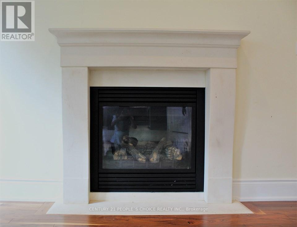 1275 Saginaw Crescent N, Mississauga, Ontario  L5H 1X4 - Photo 12 - W12933396