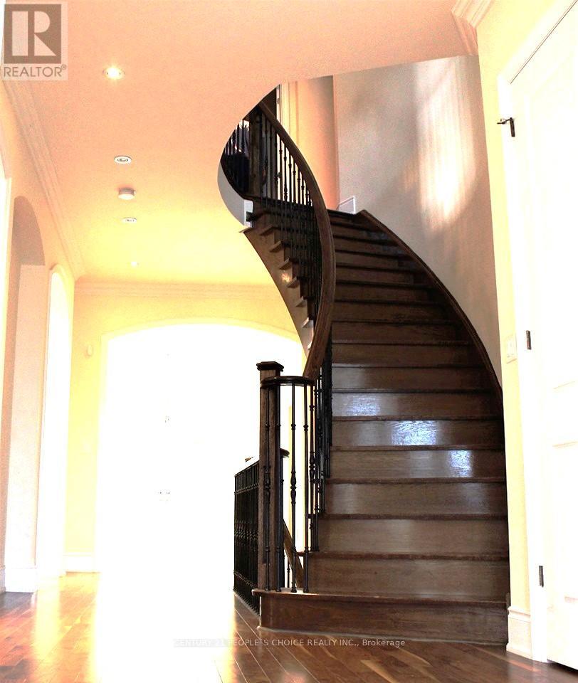 1275 Saginaw Crescent N, Mississauga, Ontario  L5H 1X4 - Photo 14 - W12933396