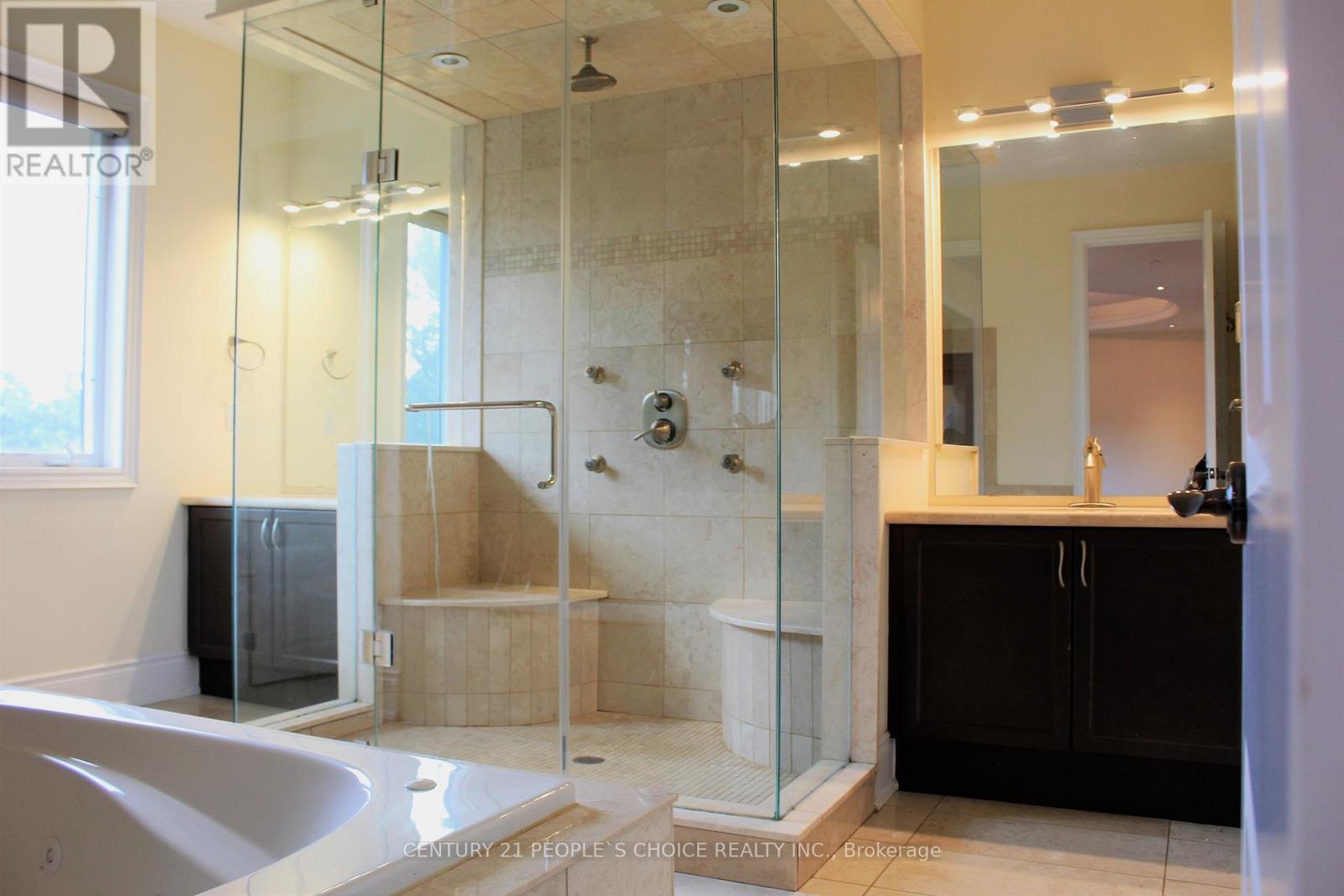 1275 Saginaw Crescent N, Mississauga, Ontario  L5H 1X4 - Photo 17 - W12933396