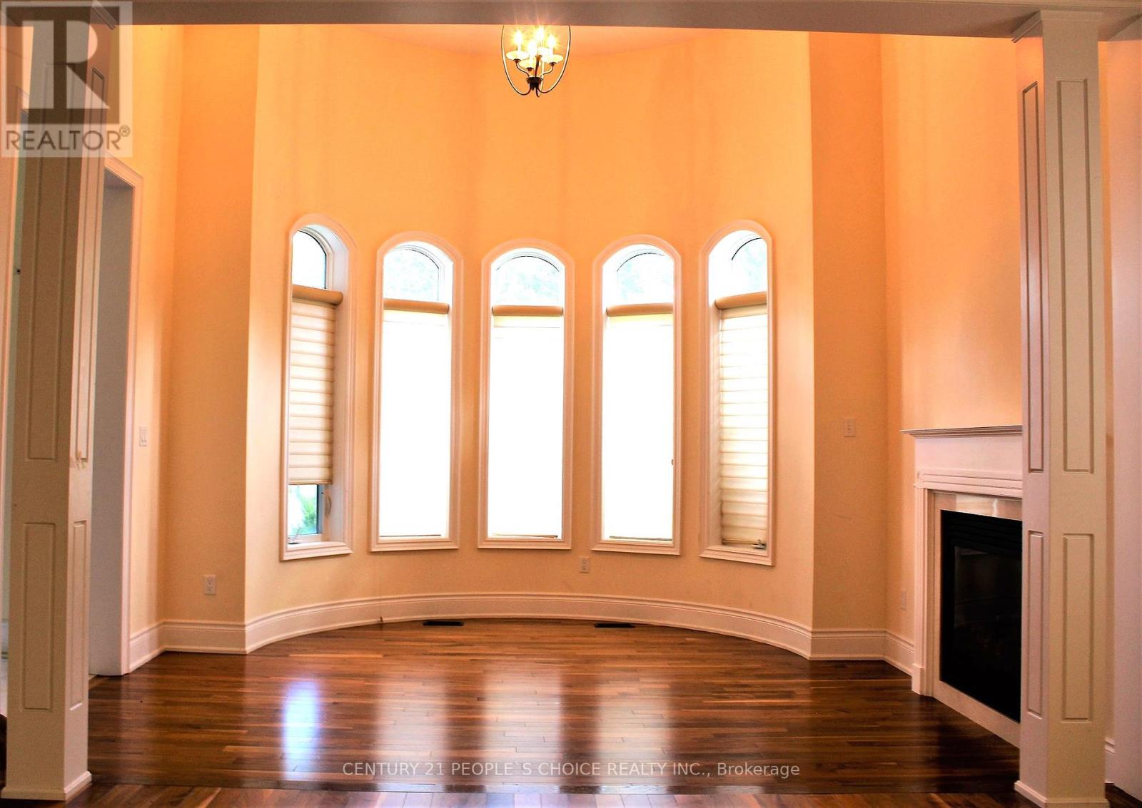 1275 Saginaw Crescent N, Mississauga, Ontario  L5H 1X4 - Photo 3 - W12933396