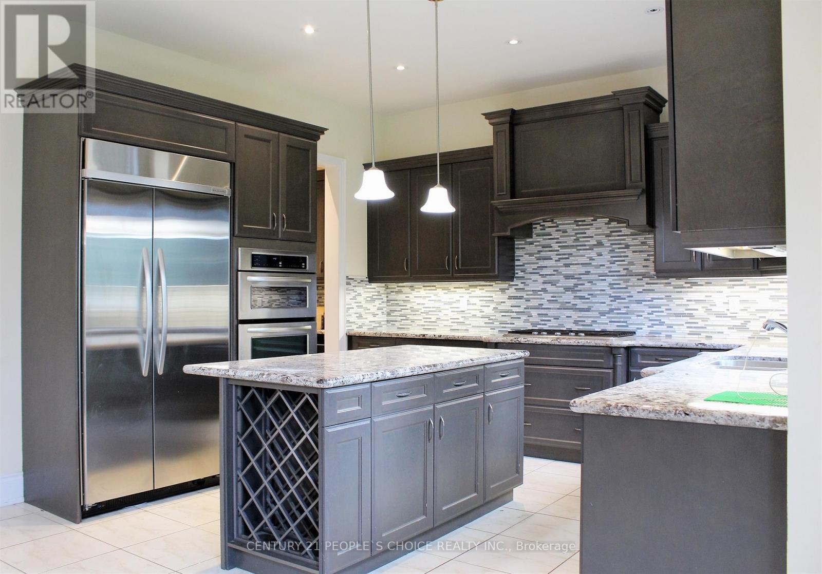 1275 Saginaw Crescent N, Mississauga, Ontario  L5H 1X4 - Photo 9 - W12933396