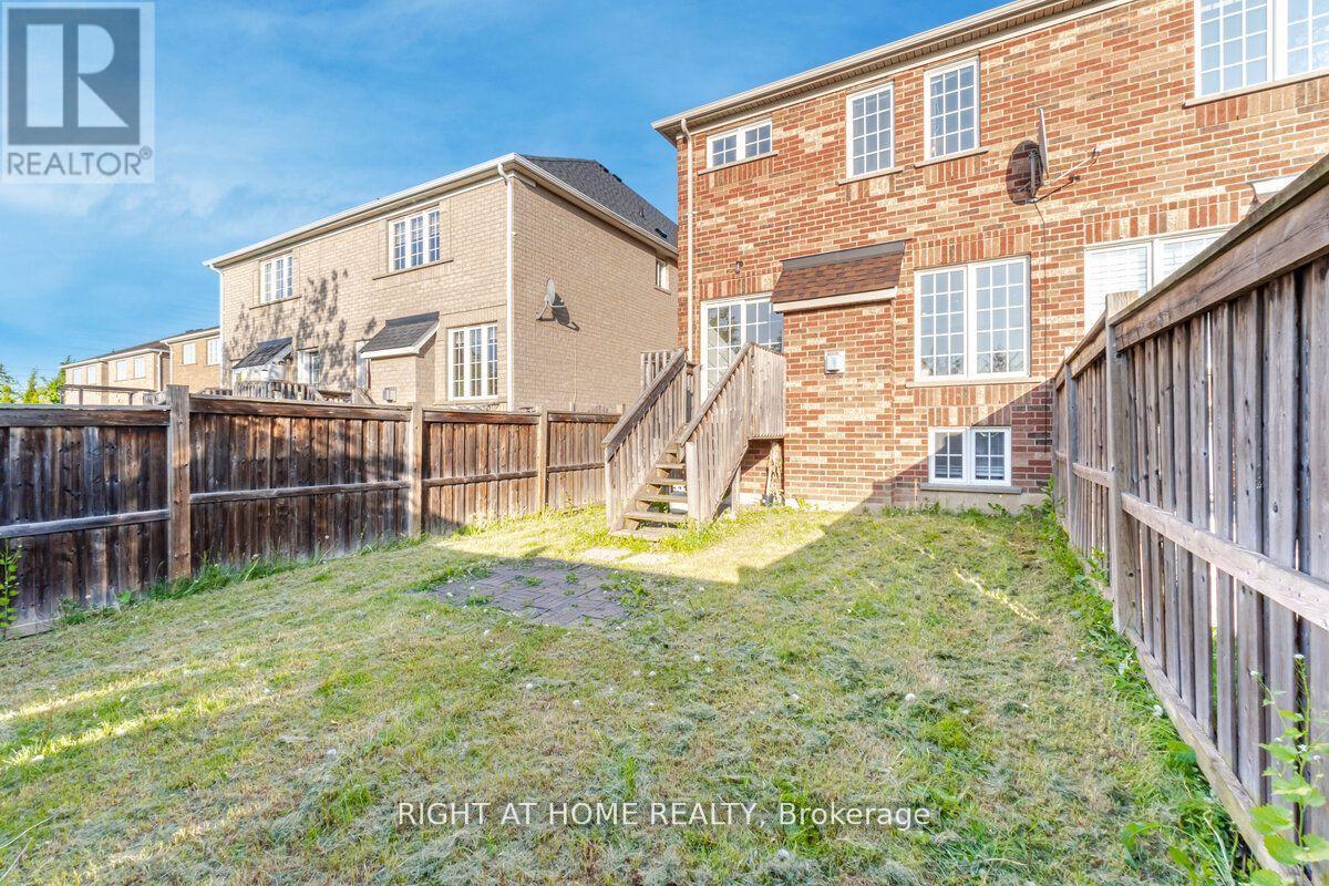 3029 Mission Hill Drive, Mississauga, Ontario  L5M 0B8 - Photo 17 - W12933402