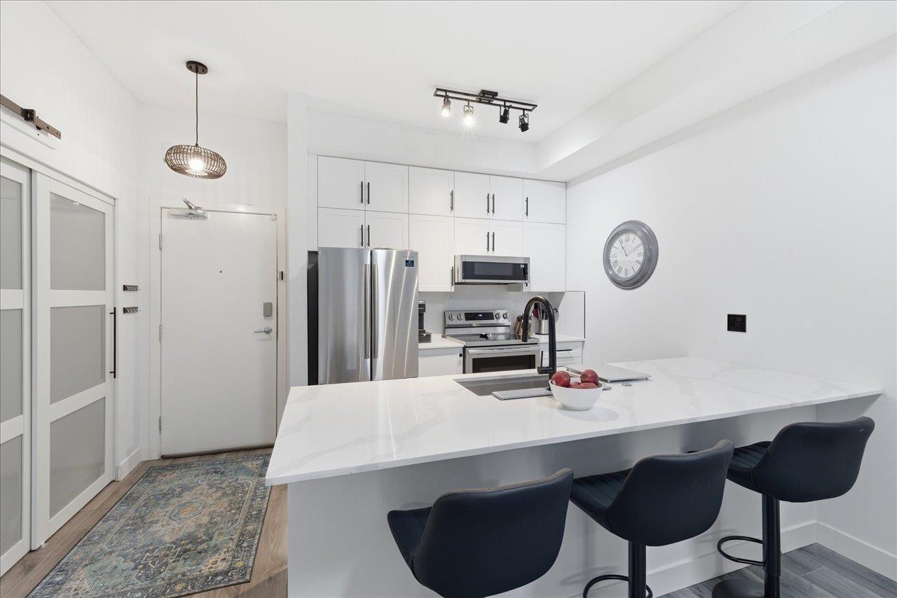 111 10088 148th Street, Surrey, British Columbia  V3R 3M9 - Photo 4 - R3104163