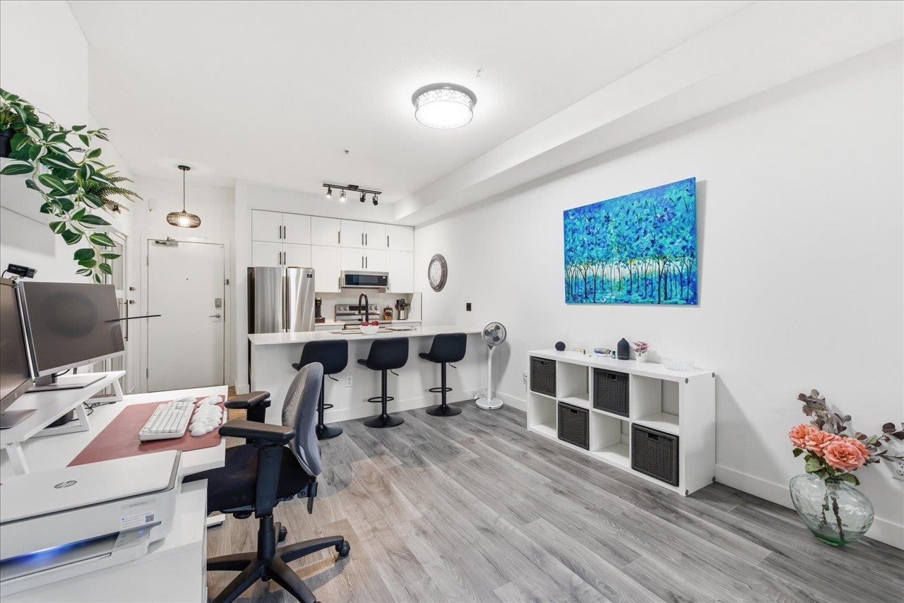 111 10088 148th Street, Surrey, British Columbia  V3R 3M9 - Photo 6 - R3104163