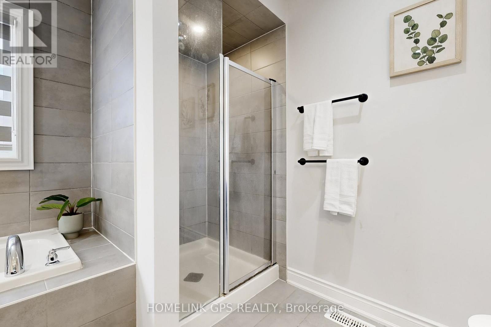 95 Suttonrail Way, Whitchurch-Stouffville, Ontario  L4A 0E4 - Photo 29 - N12932924