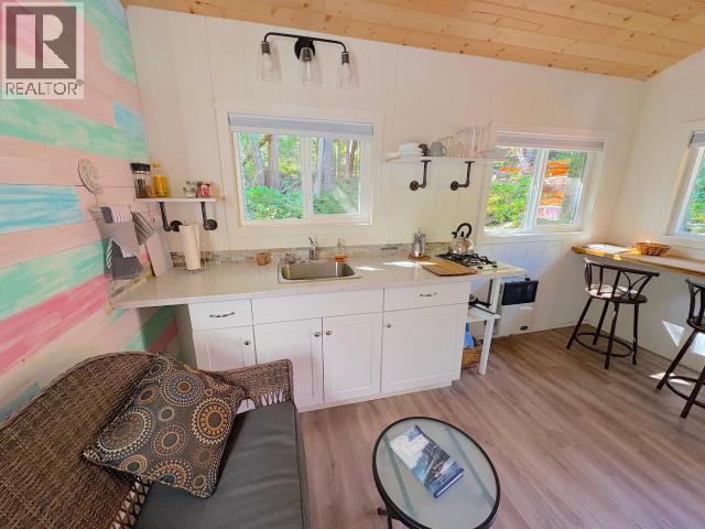 960 Somerset Lane, Savary Island, British Columbia   - Photo 9 - 19720