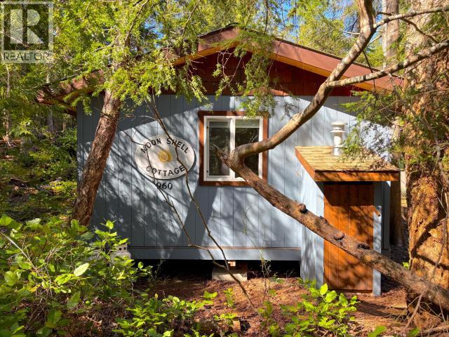 960 Somerset Lane, Savary Island, British Columbia   - Photo 2 - 19720