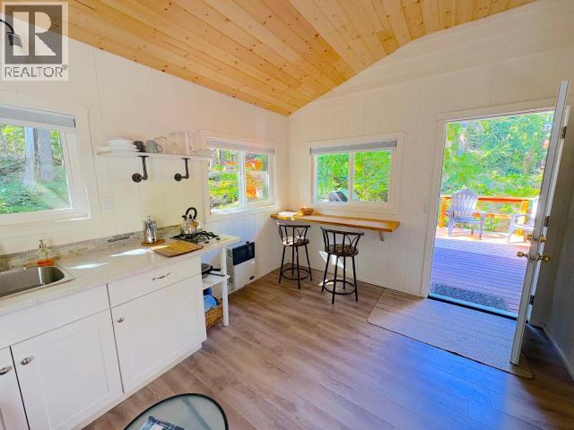 960 Somerset Lane, Savary Island, British Columbia   - Photo 7 - 19720