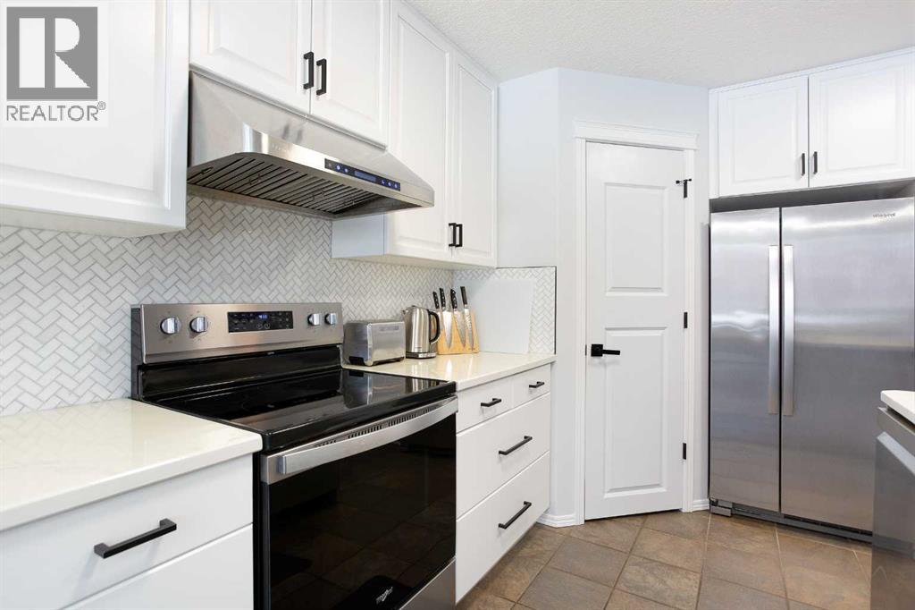 54 Springborough Point Sw, Calgary, Alberta  T3H 5M9 - Photo 10 - A2291735